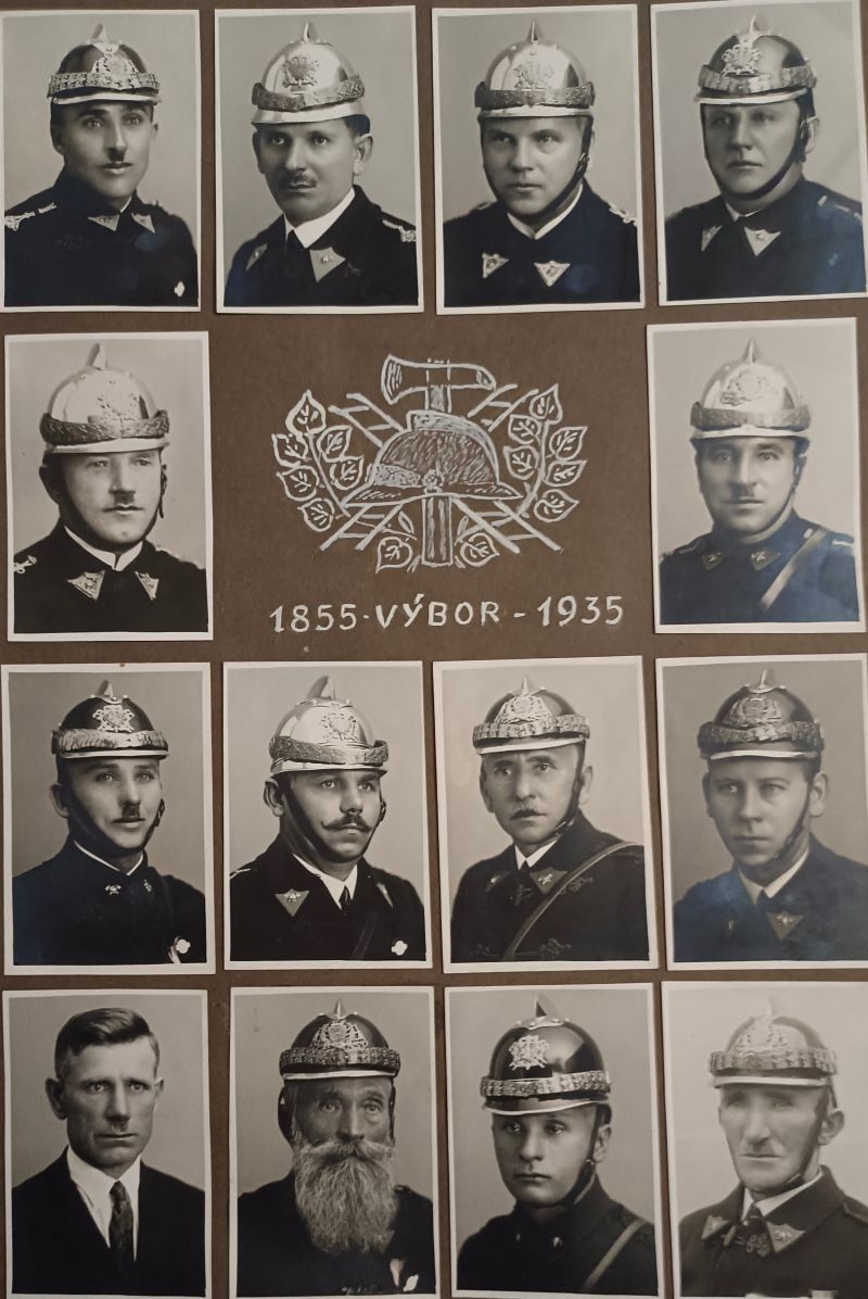 Výbor hasičského sboru Petřvald při oslavách 80. výročí v roce 1935, emblem 1855-VÝBOR-1935